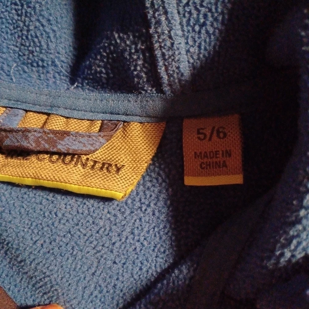Country jacket Hoodie 5/6 black and blue, nice jacket.